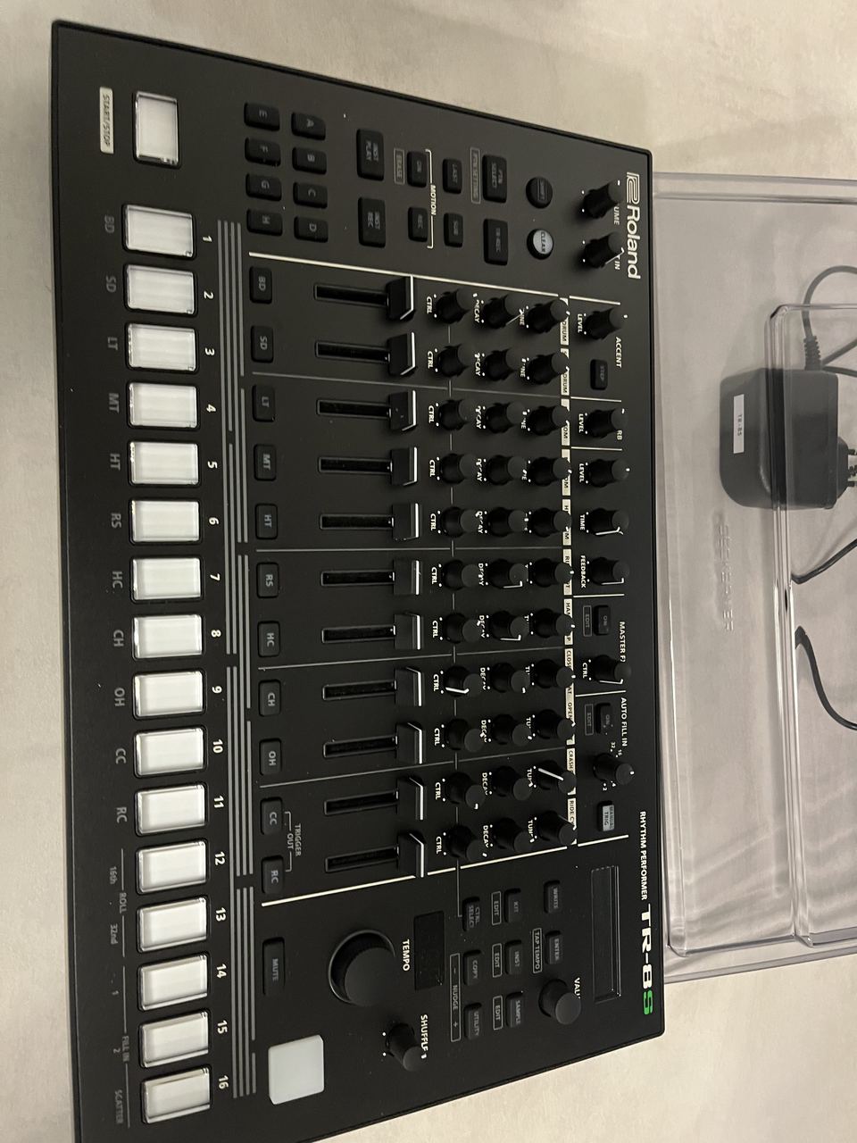 Roland TR-8S